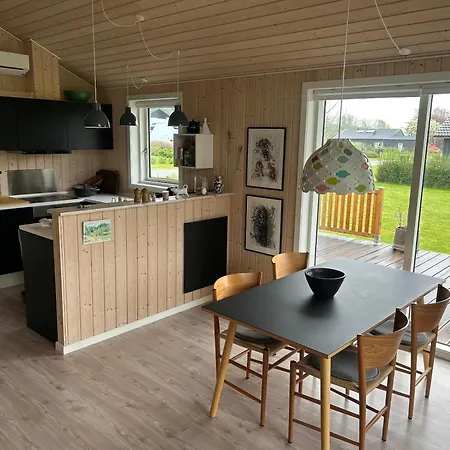 Modernt Hus Nära Och På Helnaes * Hårby