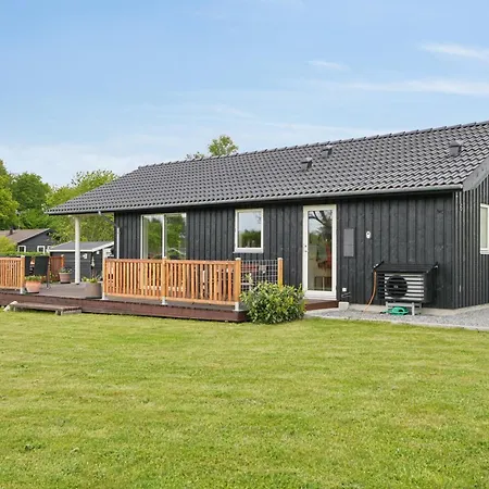 Semesterbostad Modernt Hus Nära Och På Helnaes